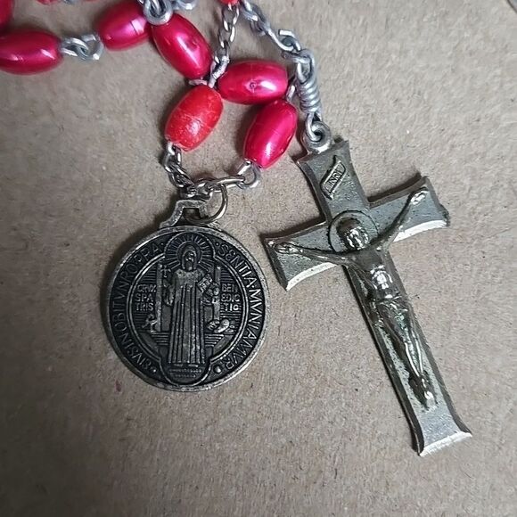 Red Beaded Rosary with Silver Toned Cross Unisex Medals Charms 2 Toned Reds - Picture 9 of 16